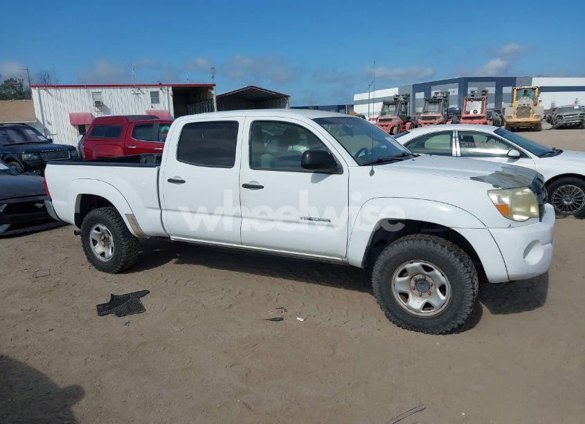 Photo 12 of 2005 Toyota Tacoma PRERUNNER V6 (VIN 3TMKU72N65M001821)