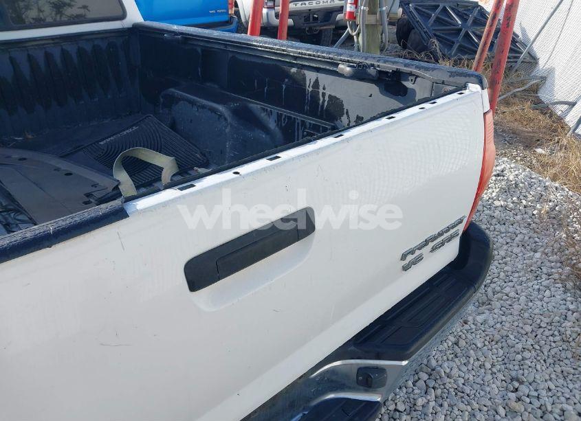 Photo 16 of 2005 Toyota Tacoma PRERUNNER V6 (VIN 3TMKU72N65M001821)