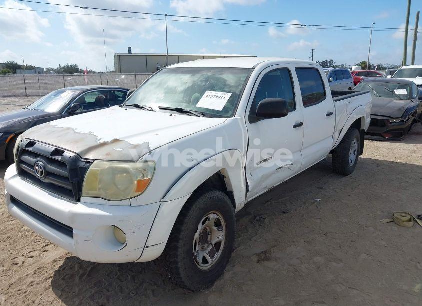 Photo 2 of 2005 Toyota Tacoma PRERUNNER V6 (VIN 3TMKU72N65M001821)