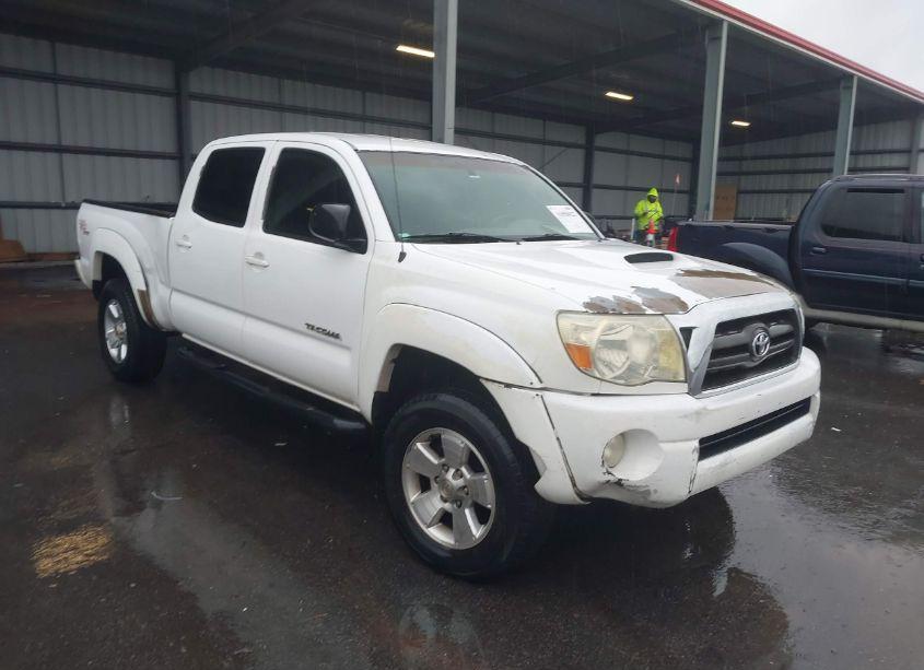 2005 Toyota Tacoma DBL CAB PRERUNNER LNG BED (VIN 3TMKU72N75M004307) main photo