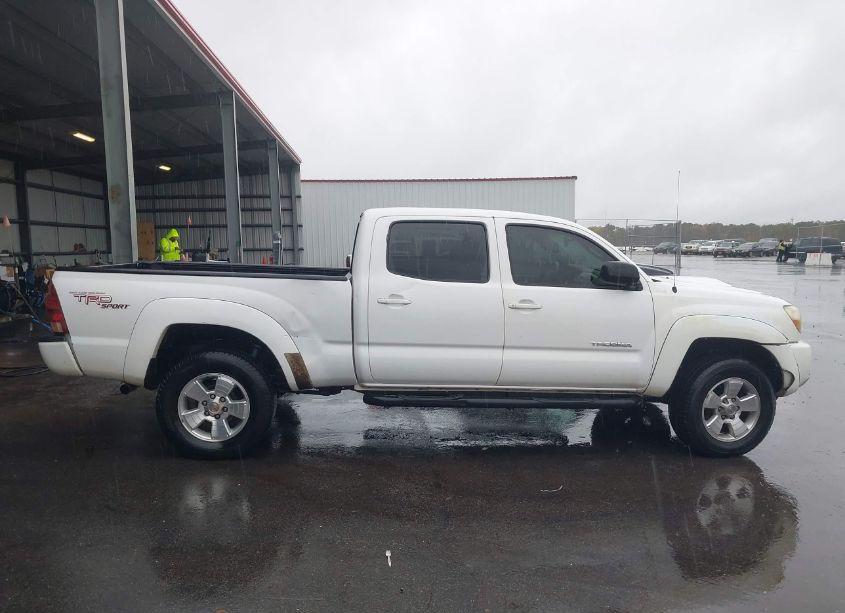 Photo 13 of 2005 Toyota Tacoma DBL CAB PRERUNNER LNG BED (VIN 3TMKU72N75M004307)