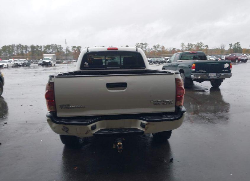 Photo 16 of 2005 Toyota Tacoma DBL CAB PRERUNNER LNG BED (VIN 3TMKU72N75M004307)