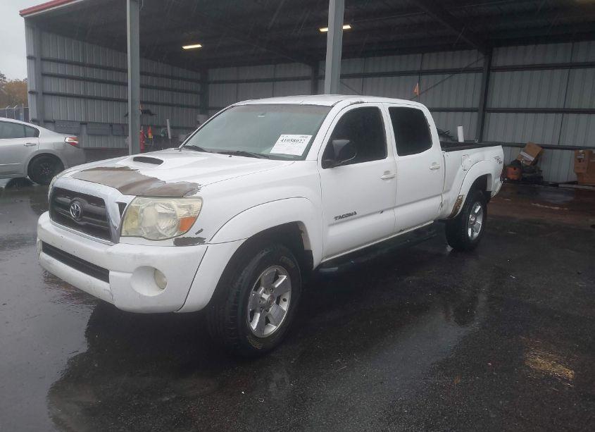 Photo 2 of 2005 Toyota Tacoma DBL CAB PRERUNNER LNG BED (VIN 3TMKU72N75M004307)