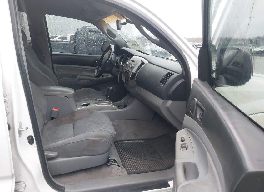 Photo 5 of 2005 Toyota Tacoma DBL CAB PRERUNNER LNG BED (VIN 3TMKU72N75M004307)