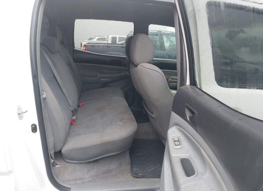 Photo 8 of 2005 Toyota Tacoma DBL CAB PRERUNNER LNG BED (VIN 3TMKU72N75M004307)