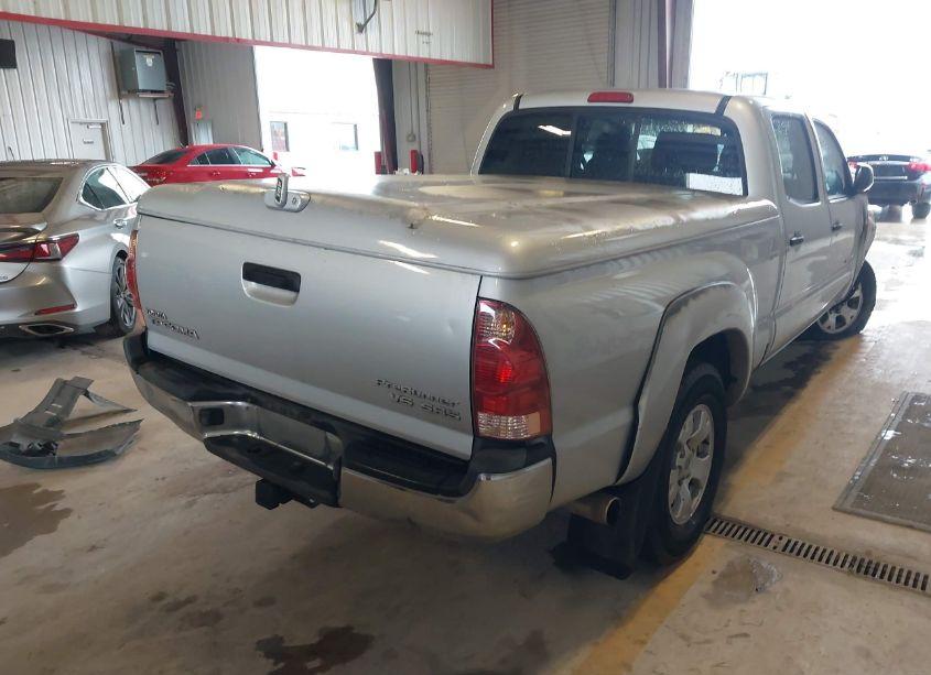 Photo 4 of 2006 Toyota Tacoma PRERUNNER V6 (VIN 3TMKU72N86M008867)