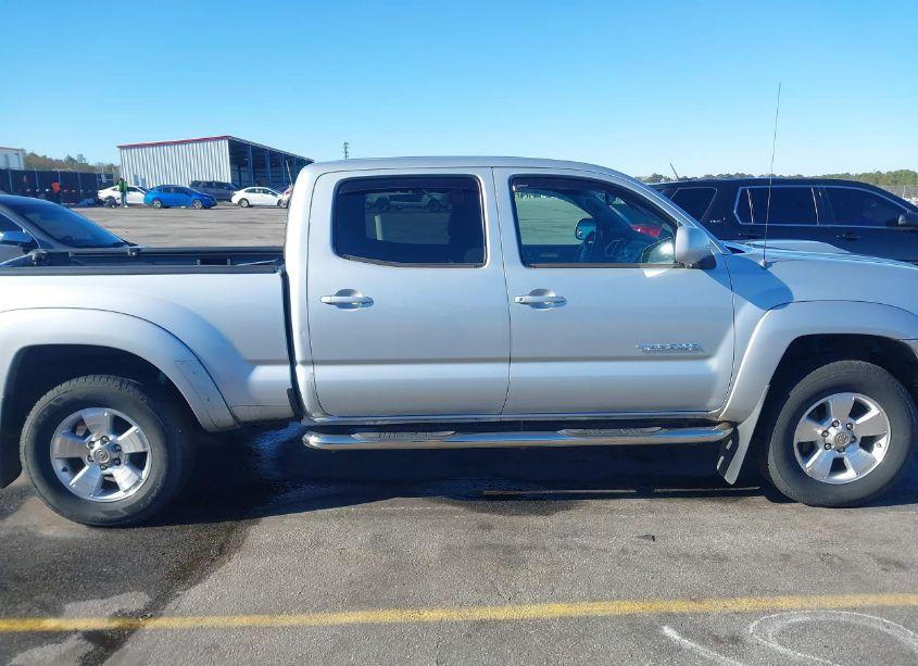 Photo 13 of 2007 Toyota Tacoma DBL CAB PRERUNNER LNG BED (VIN 3TMKU72NX7M013568)