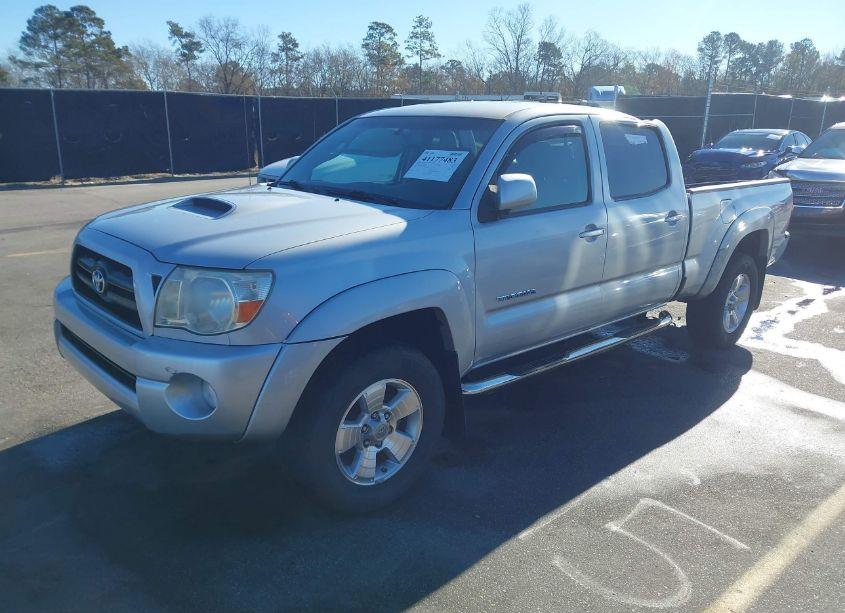 Photo 2 of 2007 Toyota Tacoma DBL CAB PRERUNNER LNG BED (VIN 3TMKU72NX7M013568)