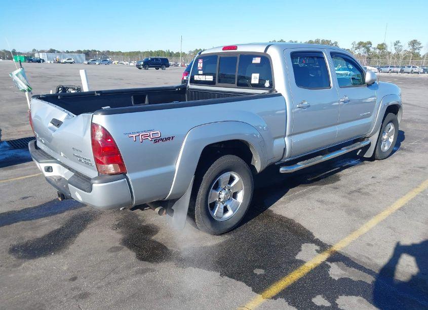 Photo 4 of 2007 Toyota Tacoma DBL CAB PRERUNNER LNG BED (VIN 3TMKU72NX7M013568)