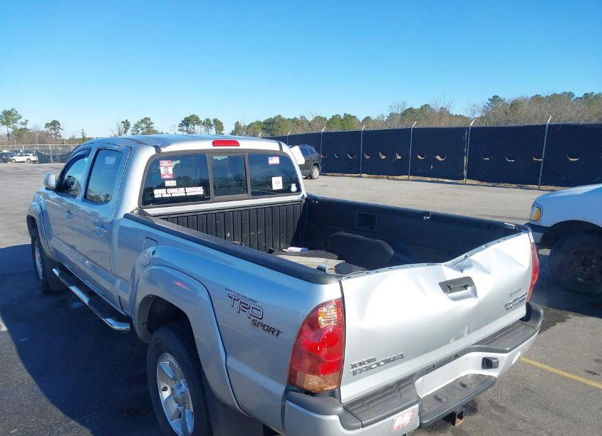 Photo 6 of 2007 Toyota Tacoma DBL CAB PRERUNNER LNG BED (VIN 3TMKU72NX7M013568)