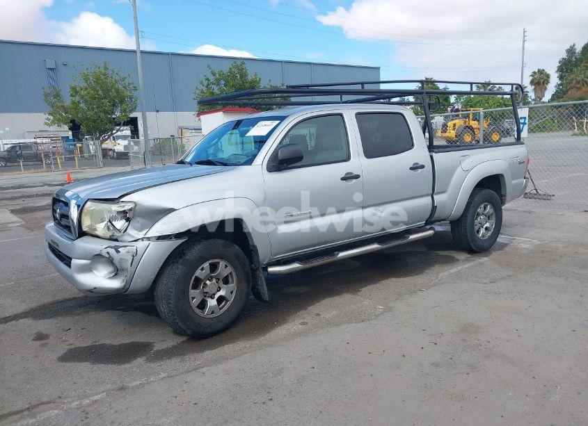 Photo 2 of 2008 Toyota Tacoma PRERUNNER V6 (VIN 3TMKU72NX8M016830)