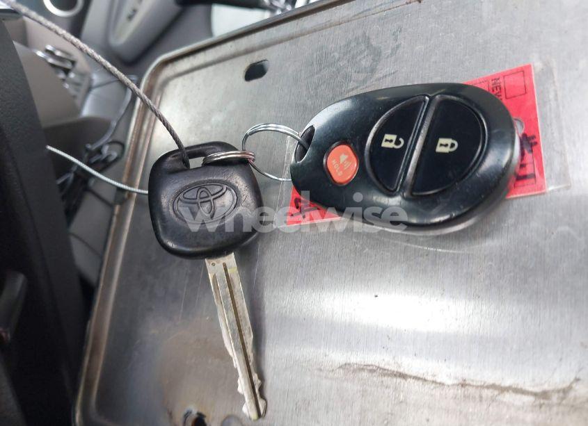 Photo 11 of 2008 Toyota Tacoma PRERUNNER V6 (VIN 3TMKU72NX8M017461)