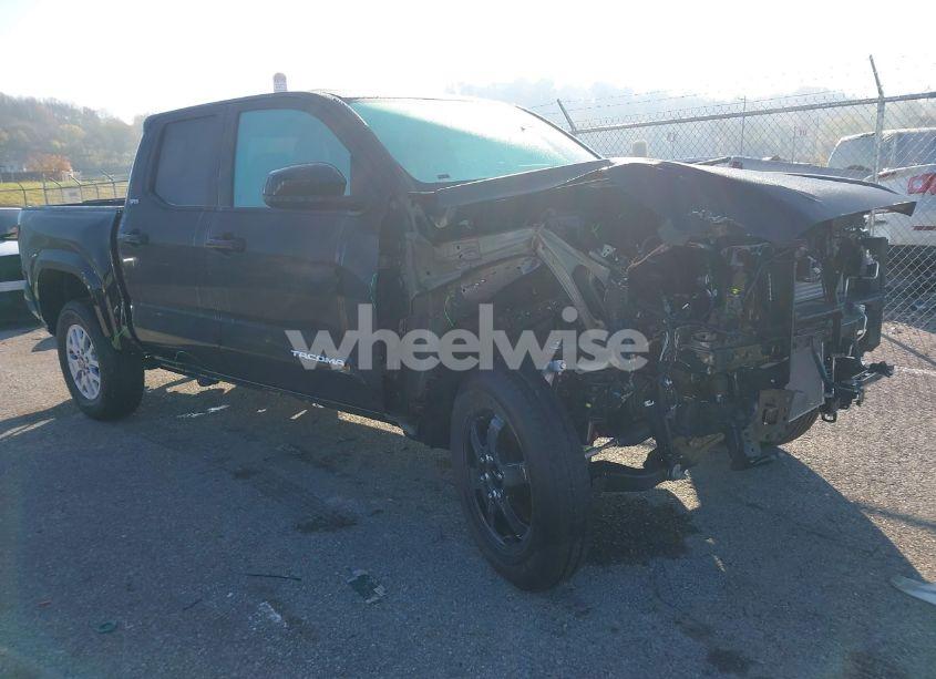 2024 Toyota Tacoma SR5 (VIN 3TMLB5JN0RM020080) main photo