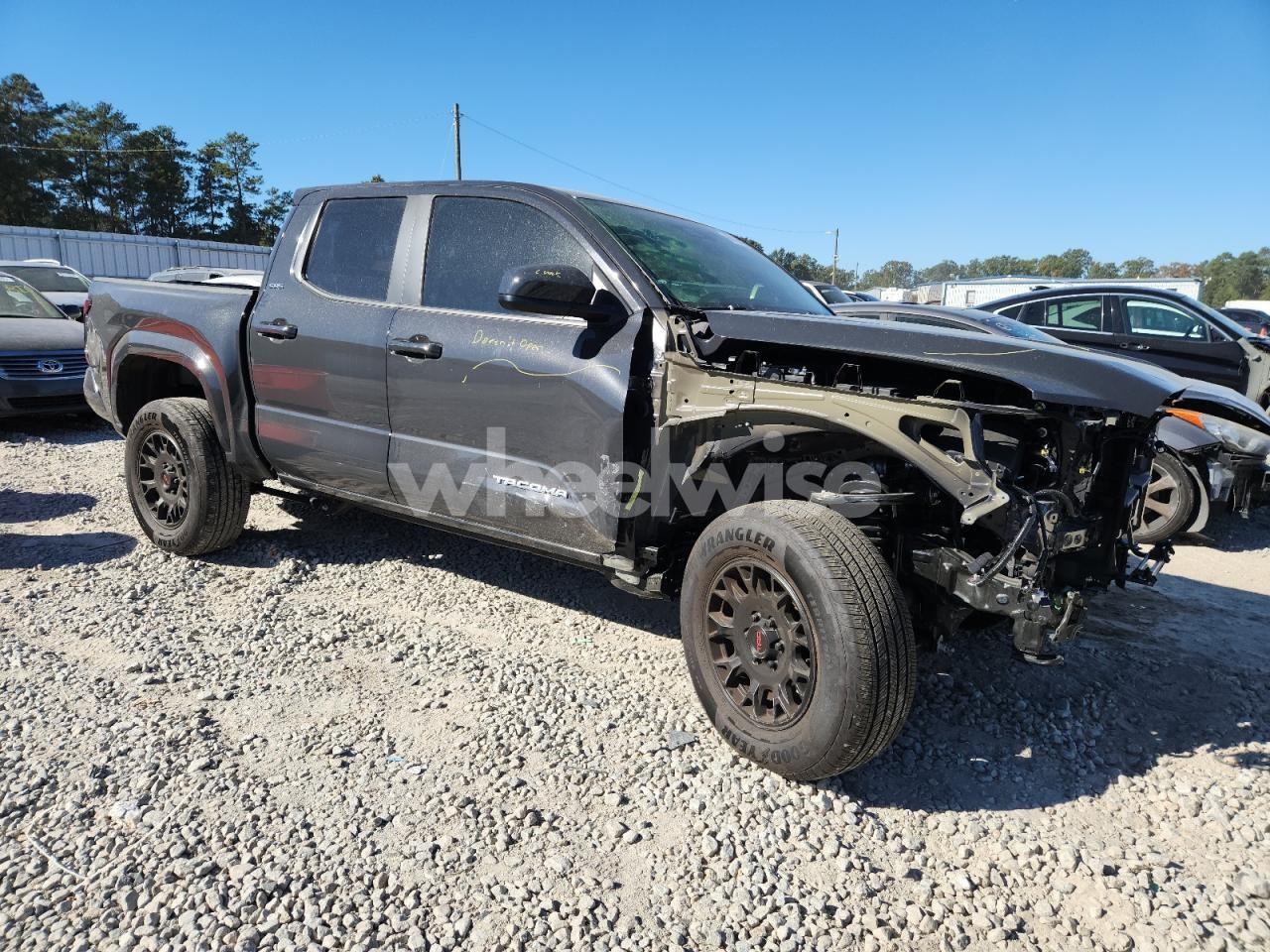 Photo 4 of 2025 TOYOTA TACOMA DOUBLE CAB (VIN 3TMLB5JN1SM160791)