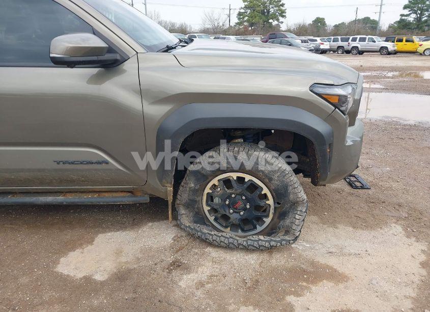 Photo 17 of 2024 Toyota Tacoma DOUBLE CAB/SR5/TRD SPORT/TRD OFF ROAD/LTD (VIN 3TMLB5JN2RM044896)