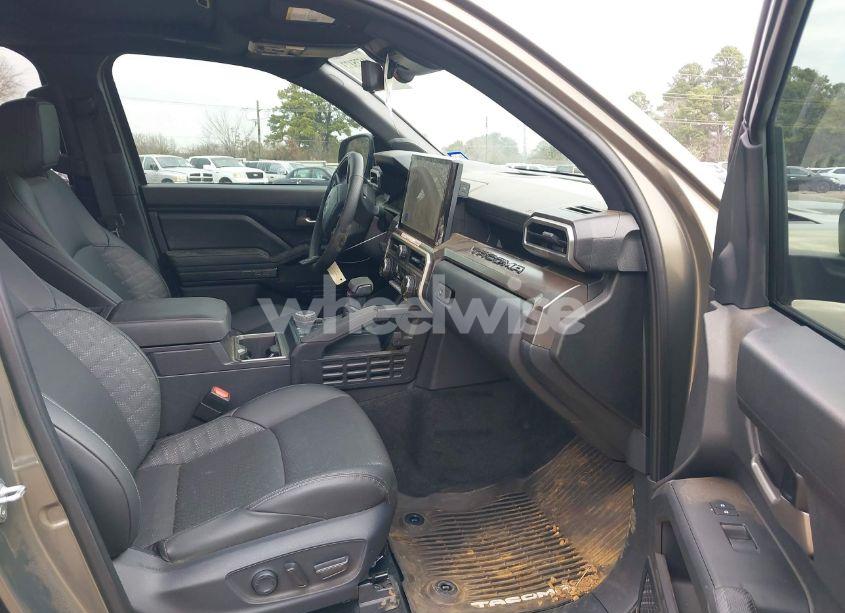 Photo 5 of 2024 Toyota Tacoma DOUBLE CAB/SR5/TRD SPORT/TRD OFF ROAD/LTD (VIN 3TMLB5JN2RM044896)