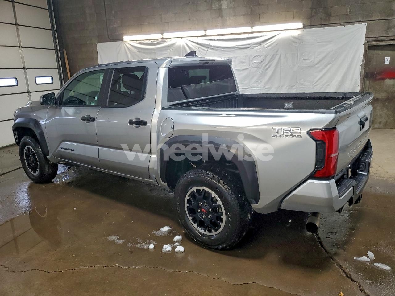 Photo 2 of 2025 TOYOTA TACOMA DOUBLE CAB (VIN 3TMLB5JN3SM090548)