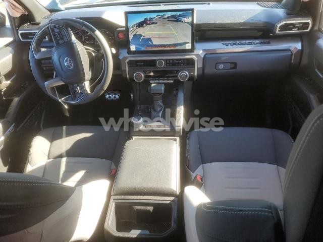 Photo 13 of 2025 TOYOTA TACOMA DOUBLE CAB (VIN 3TMLB5JN3SM104688)