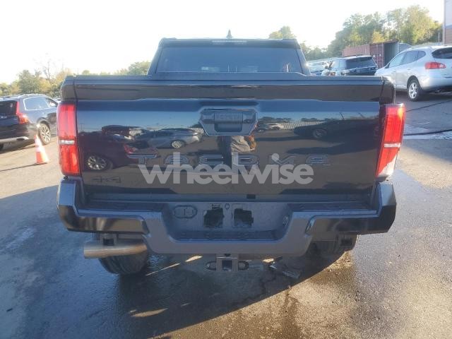 Photo 4 of 2025 TOYOTA TACOMA DOUBLE CAB (VIN 3TMLB5JN3SM104688)