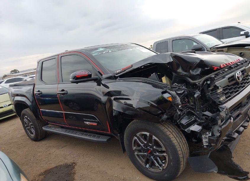 Photo 13 of 2024 Toyota Tacoma DOUBLE CAB/SR5/TRD SPORT/TRD OFF ROAD/LTD (VIN 3TMLB5JN5RM002187)