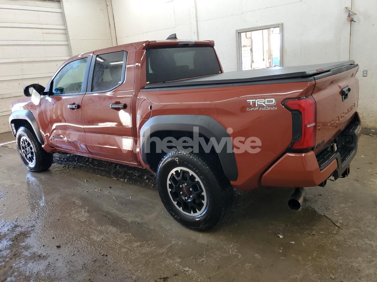 Photo 2 of 2025 TOYOTA TACOMA DOUBLE CAB (VIN 3TMLB5JN5SM155674)