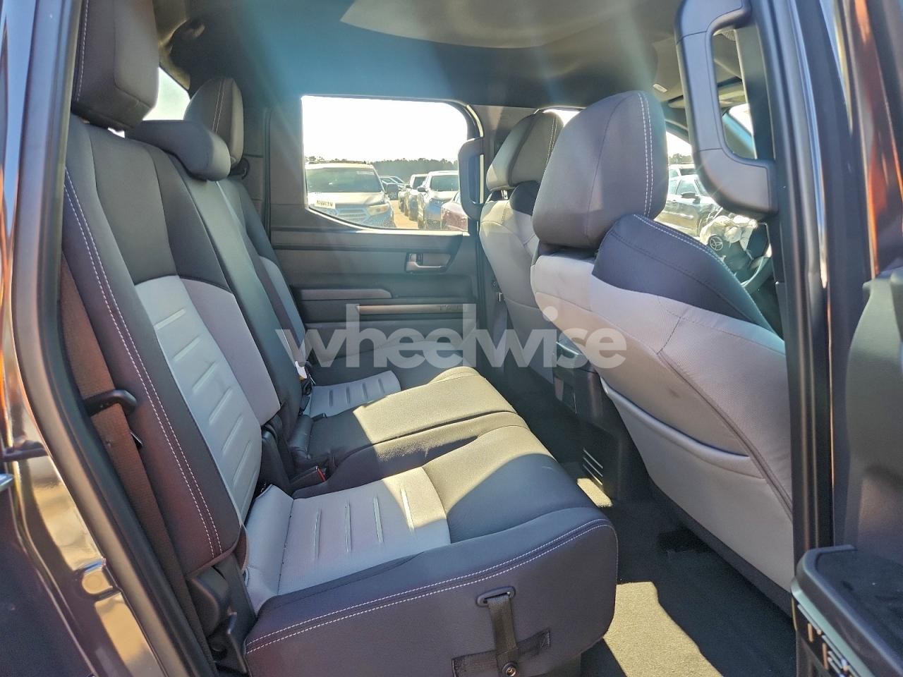 Photo 10 of 2025 TOYOTA TACOMA DOUBLE CAB (VIN 3TMLB5JN6SM133893)