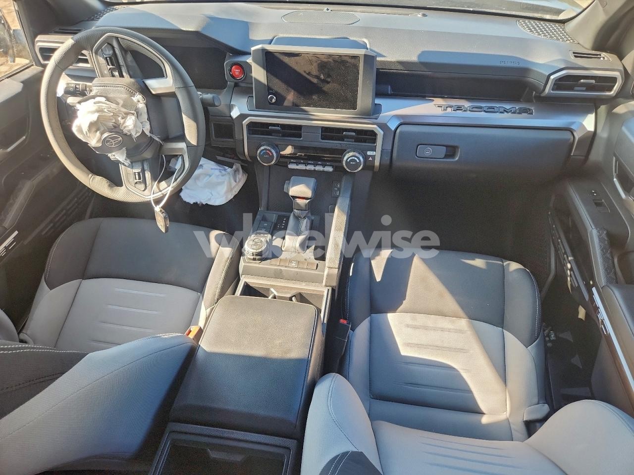 Photo 8 of 2025 TOYOTA TACOMA DOUBLE CAB (VIN 3TMLB5JN6SM133893)