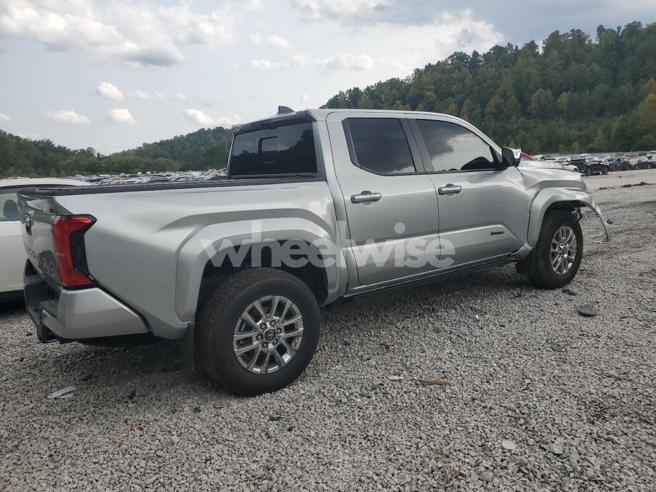 Photo 3 of 2024 TOYOTA TACOMA DOUBLE CAB (VIN 3TMLB5JN7RM067333)