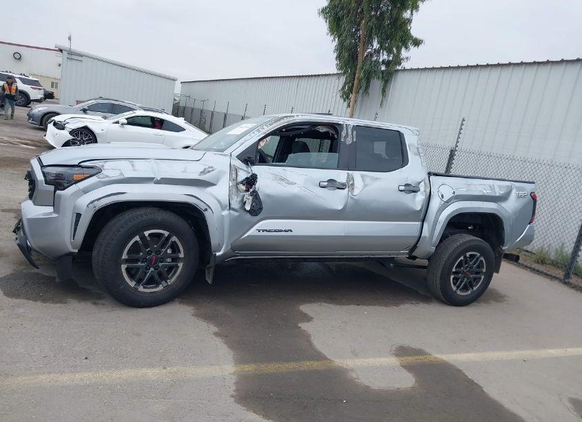 Photo 14 of 2024 Toyota Tacoma DOUBLE CAB/SR5/TRD SPORT/TRD OFF ROAD/LTD (VIN 3TMLB5JN8RM031702)