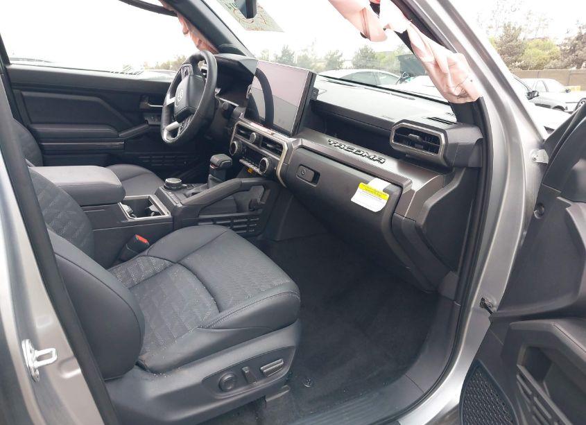 Photo 5 of 2024 Toyota Tacoma DOUBLE CAB/SR5/TRD SPORT/TRD OFF ROAD/LTD (VIN 3TMLB5JN8RM031702)