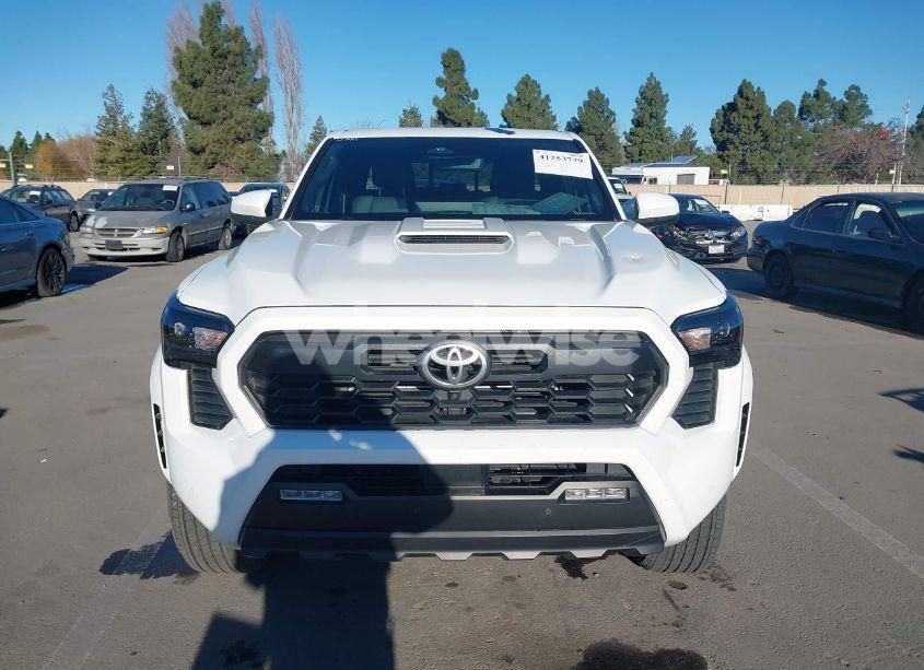 Photo 12 of 2024 Toyota Tacoma DOUBLE CAB/SR5/TRD SPORT/TRD OFF ROAD/LTD (VIN 3TMLB5JN8RM034034)