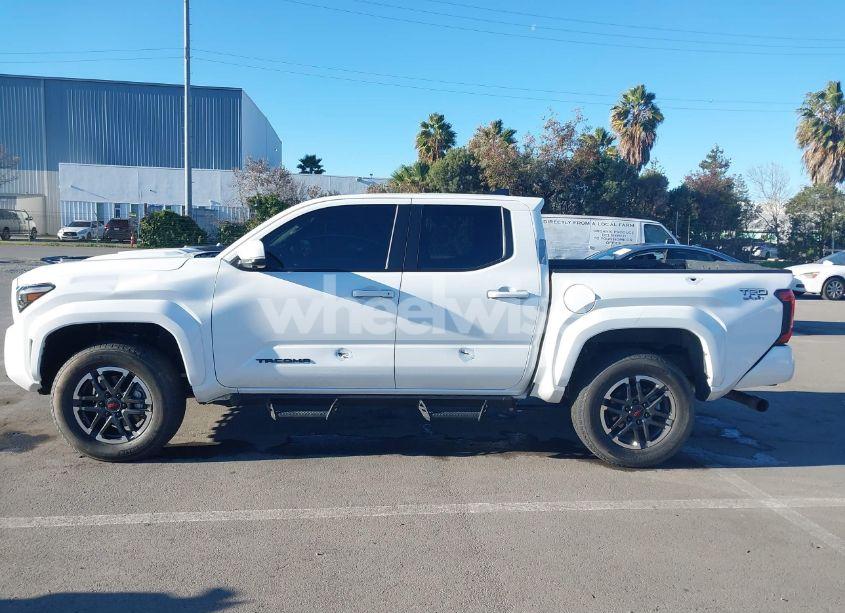 Photo 14 of 2024 Toyota Tacoma DOUBLE CAB/SR5/TRD SPORT/TRD OFF ROAD/LTD (VIN 3TMLB5JN8RM034034)