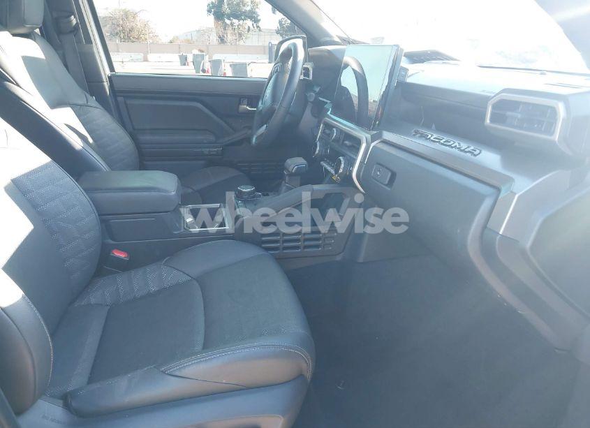 Photo 5 of 2024 Toyota Tacoma DOUBLE CAB/SR5/TRD SPORT/TRD OFF ROAD/LTD (VIN 3TMLB5JN8RM034034)