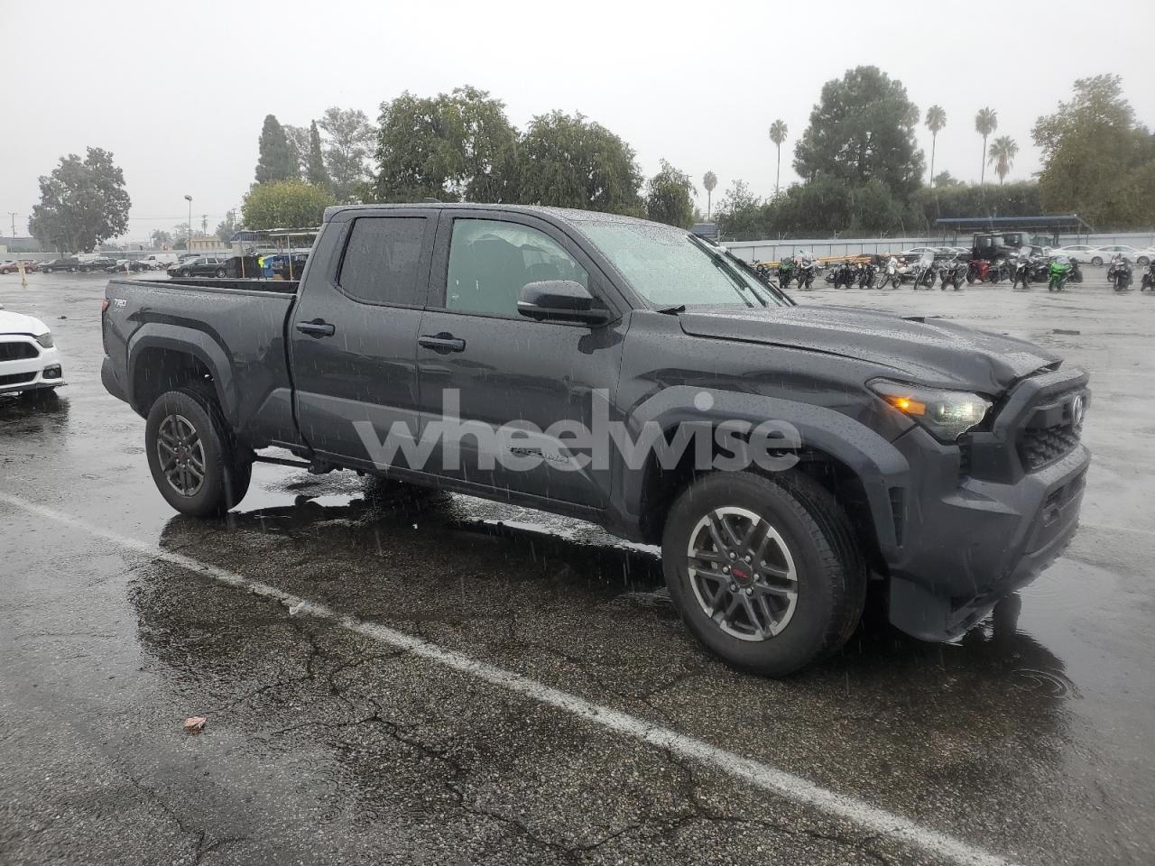 Photo 4 of 2024 TOYOTA TACOMA DOUBLE CAB (VIN 3TMLB5JN8RM077658)