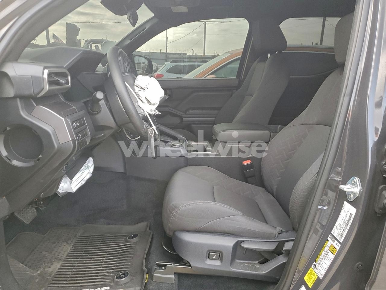 Photo 7 of 2025 TOYOTA TACOMA DOUBLE CAB (VIN 3TMLB5JN9SM125531)