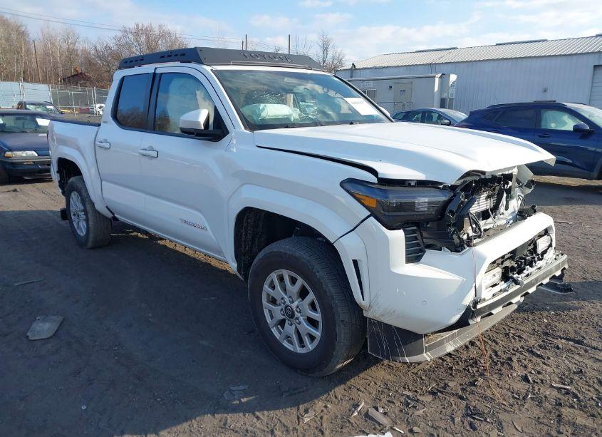 2024 Toyota Tacoma SR5 (VIN 3TMLB5JNXRM007899) main photo