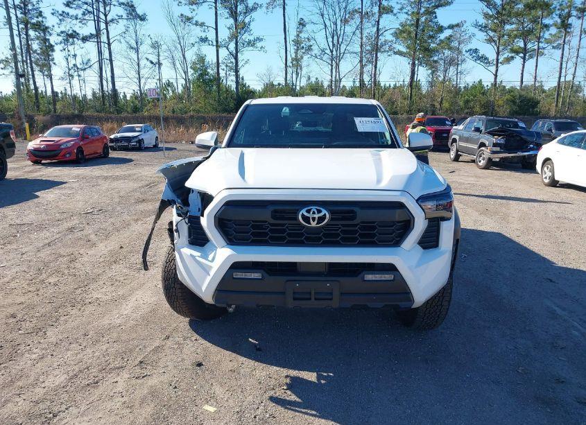 Photo 13 of 2024 Toyota Tacoma TRD OFF ROAD (VIN 3TMLB5JNXRM011824)