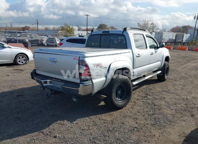 Photo 4 of 2009 Toyota Tacoma DOUBLE CAB (VIN 3TMLU42N99M032344)
