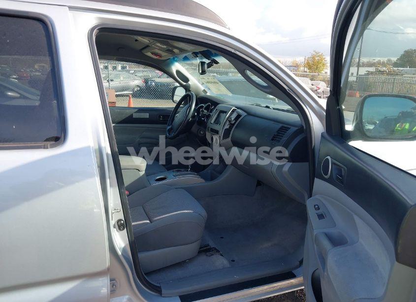 Photo 5 of 2009 Toyota Tacoma DOUBLE CAB (VIN 3TMLU42N99M032344)