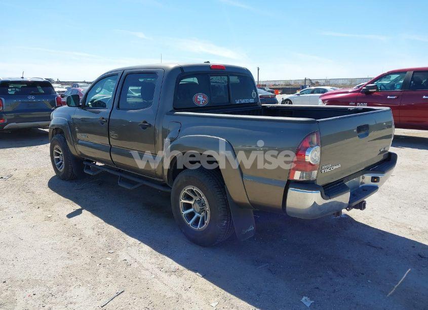 Photo 3 of 2010 Toyota Tacoma BASE V6 (VIN 3TMLU4EN0AM044642)