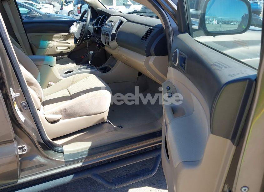 Photo 5 of 2010 Toyota Tacoma BASE V6 (VIN 3TMLU4EN0AM044642)