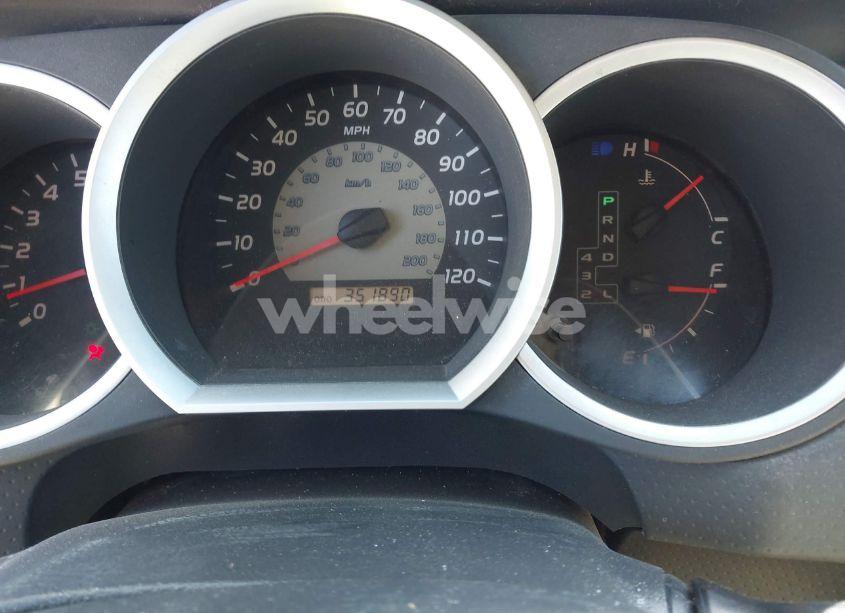 Photo 7 of 2010 Toyota Tacoma BASE V6 (VIN 3TMLU4EN0AM044642)