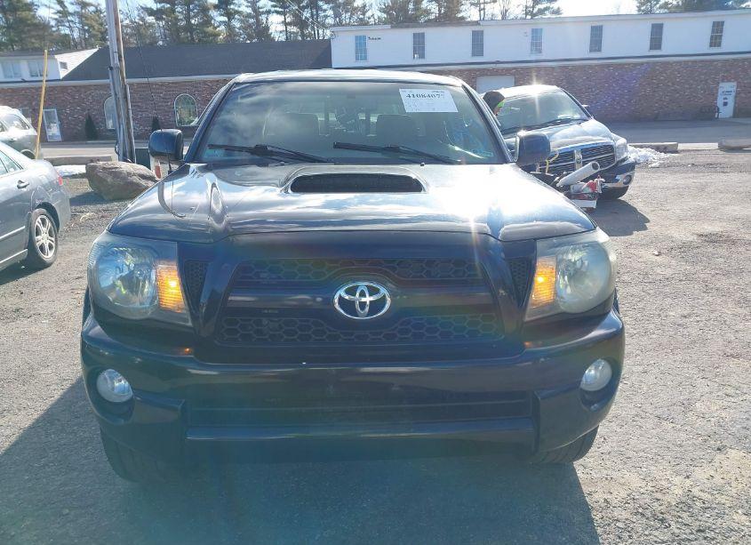 Photo 12 of 2011 Toyota Tacoma DOUBLE CAB (VIN 3TMLU4EN0BM063404)