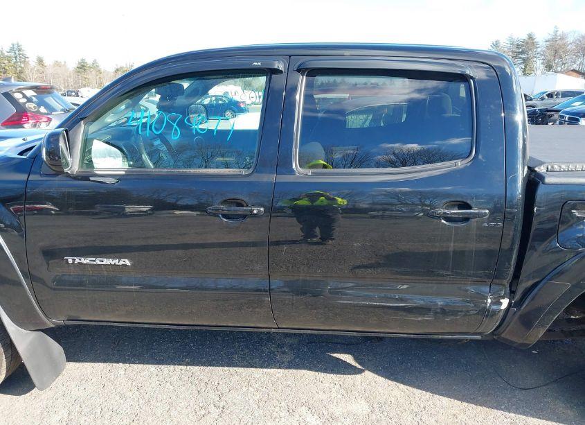 Photo 14 of 2011 Toyota Tacoma DOUBLE CAB (VIN 3TMLU4EN0BM063404)