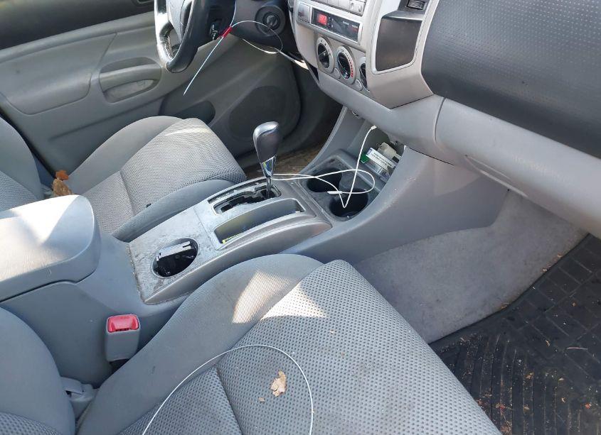 Photo 5 of 2011 Toyota Tacoma DOUBLE CAB (VIN 3TMLU4EN0BM063404)