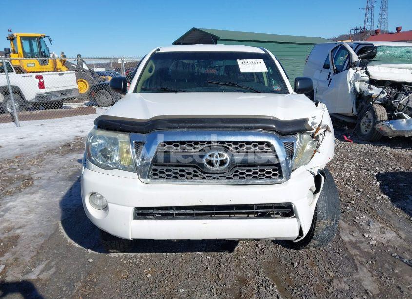 Photo 12 of 2011 Toyota Tacoma DOUBLE CAB (VIN 3TMLU4EN0BM064052)