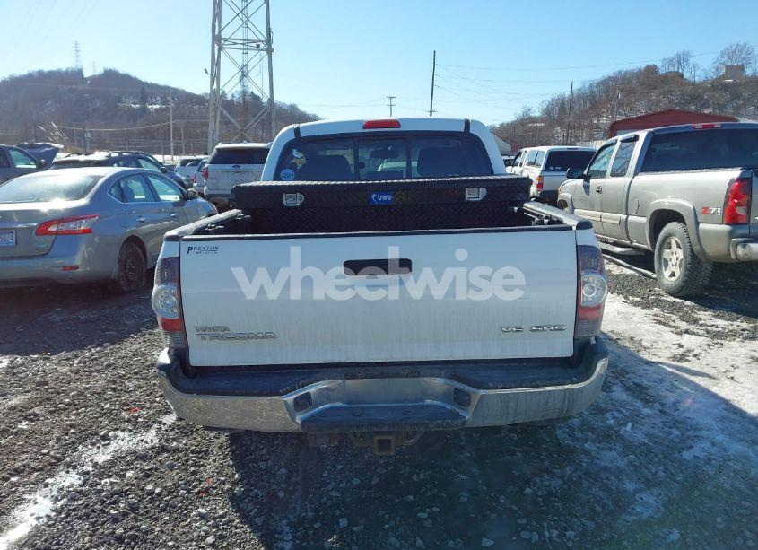 Photo 16 of 2011 Toyota Tacoma DOUBLE CAB (VIN 3TMLU4EN0BM064052)