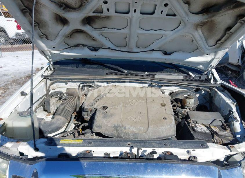 Photo 9 of 2011 Toyota Tacoma DOUBLE CAB (VIN 3TMLU4EN0BM064052)
