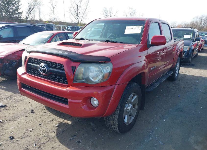 Photo 2 of 2011 Toyota Tacoma DOUBLE CAB (VIN 3TMLU4EN0BM070062)