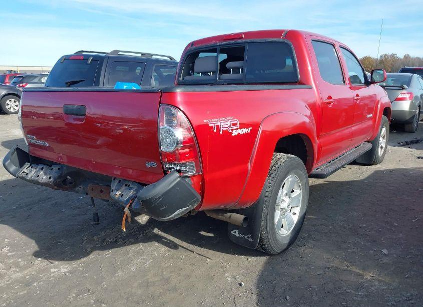 Photo 4 of 2011 Toyota Tacoma DOUBLE CAB (VIN 3TMLU4EN0BM070062)